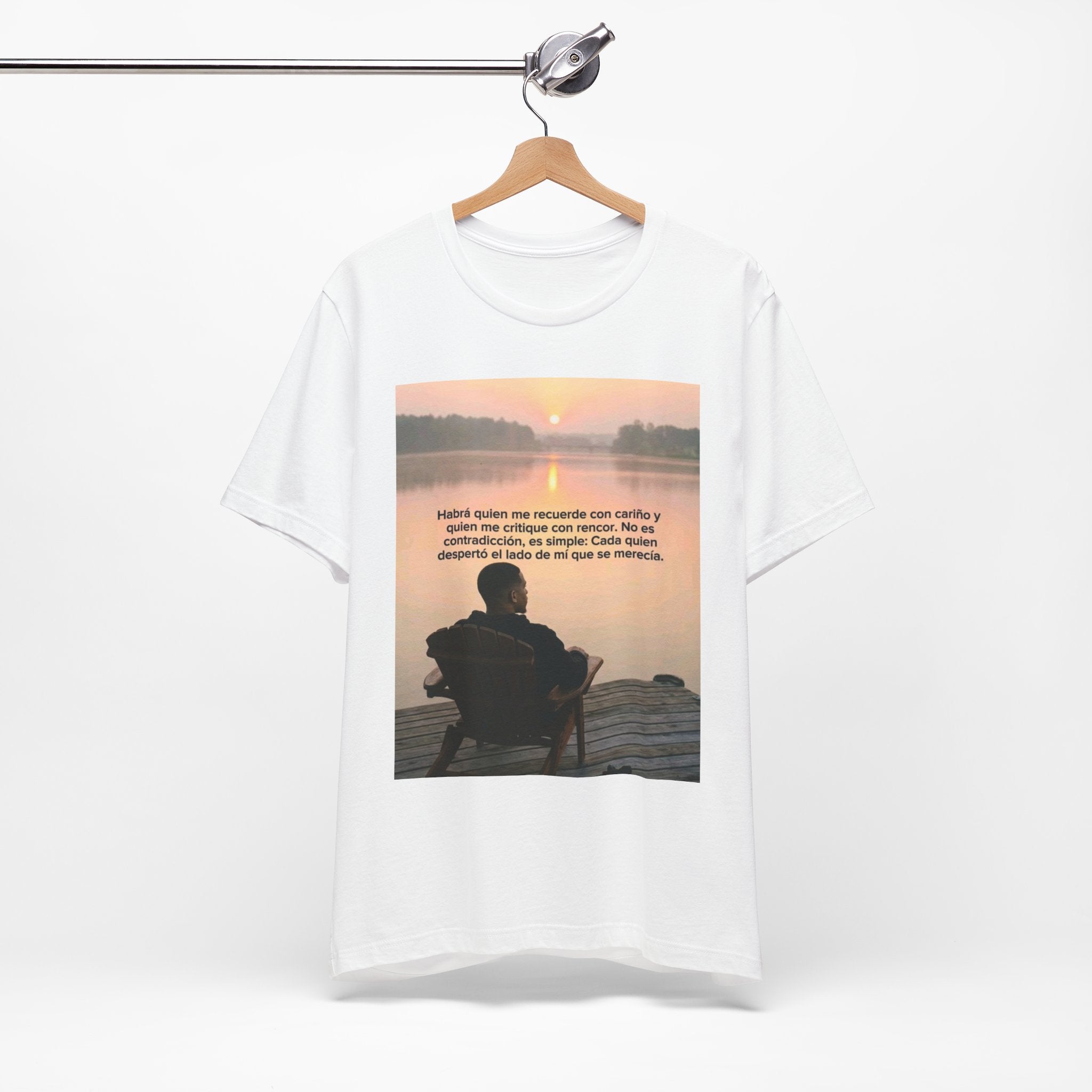 Sunset Reflection Tee — Spanish Inspirational Quote T‑Shirt